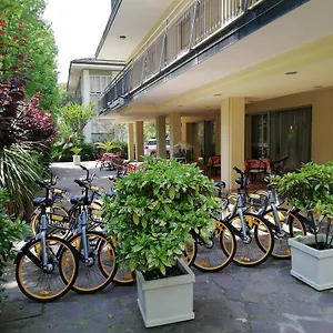 Devon & Breakfast Hotel